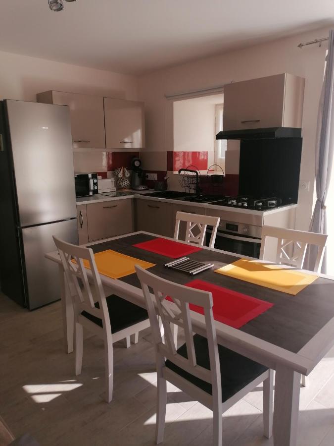 La Basse-Cour Apartment Vic-sur-Cere Exterior photo